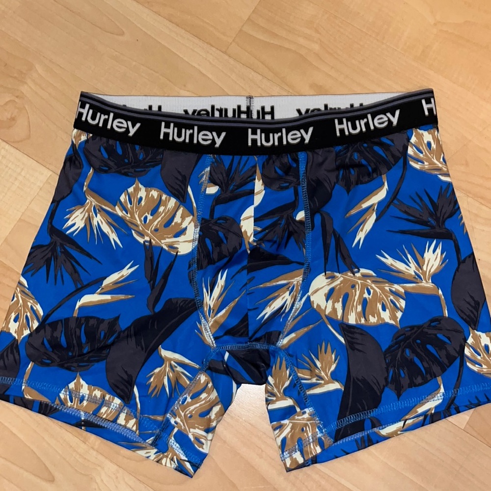 2 pairs HURLEY briefs